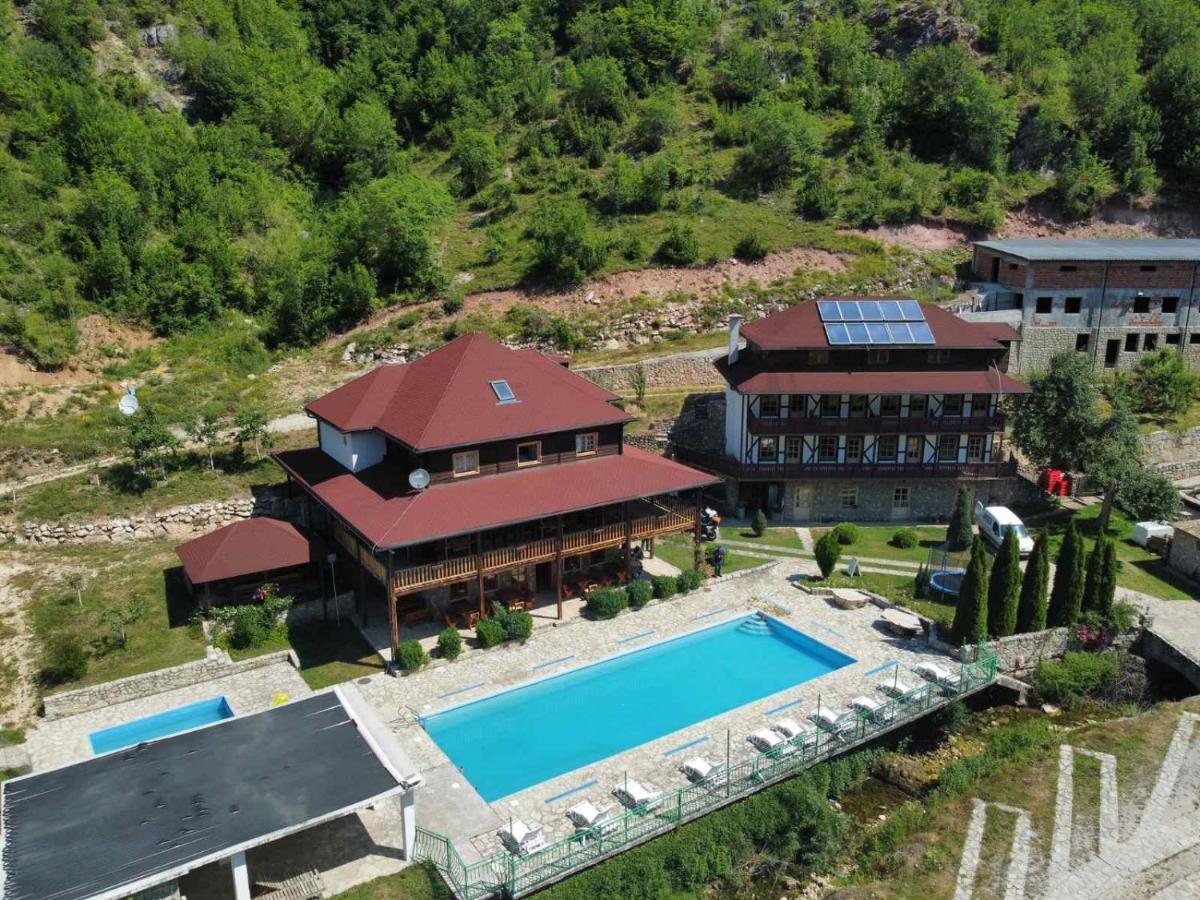 Hotel & Camping Etno Selo Vrelo Berane Bagian luar foto