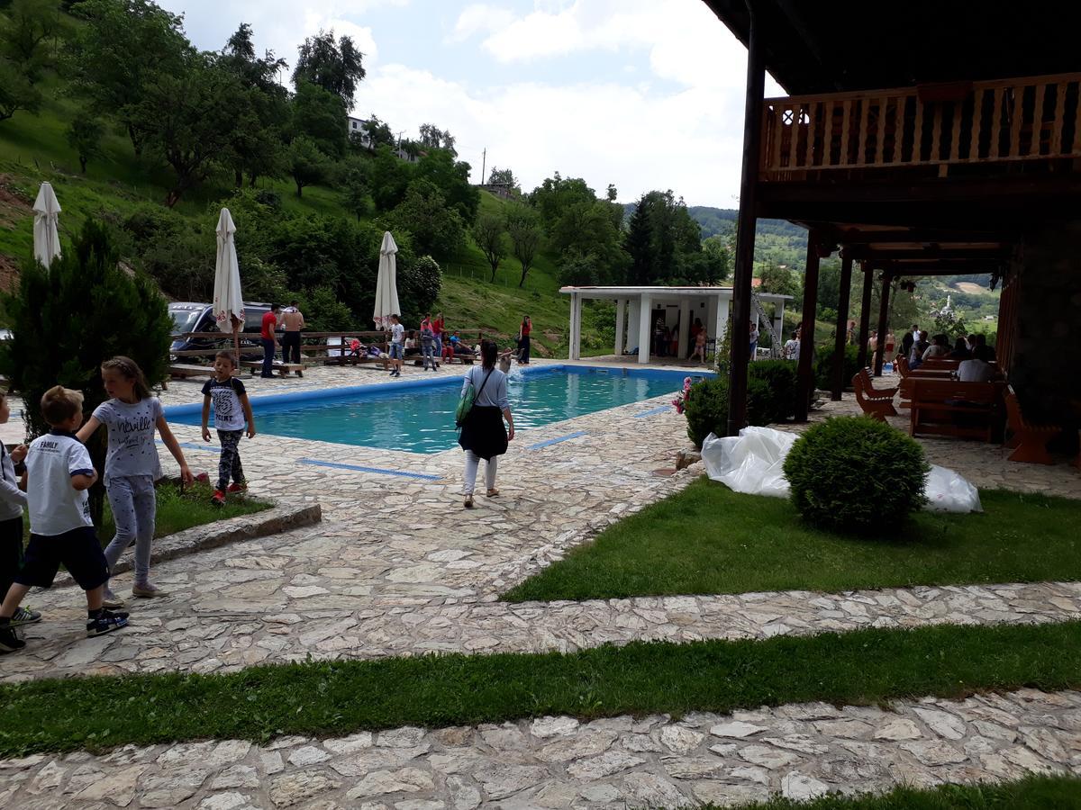 Hotel & Camping Etno Selo Vrelo Berane Bagian luar foto