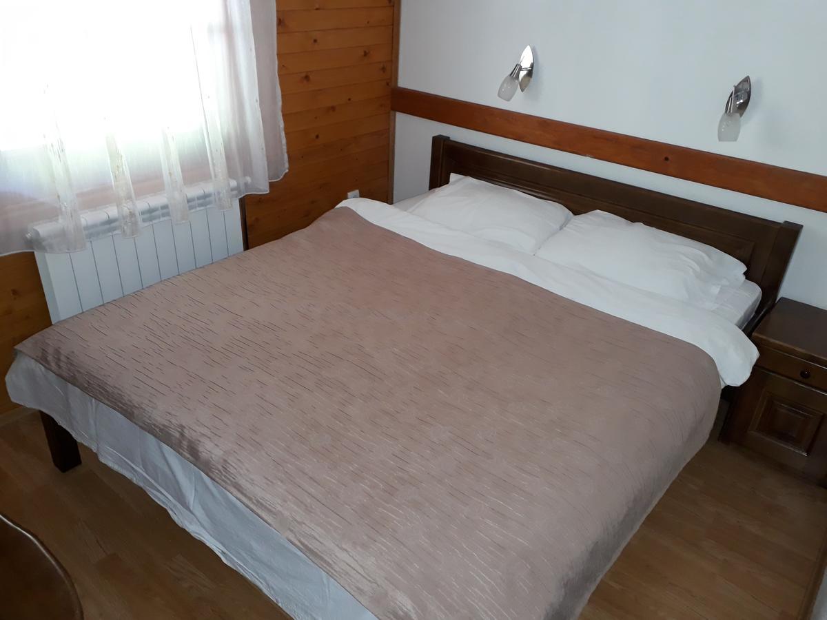 Hotel & Camping Etno Selo Vrelo Berane Bagian luar foto